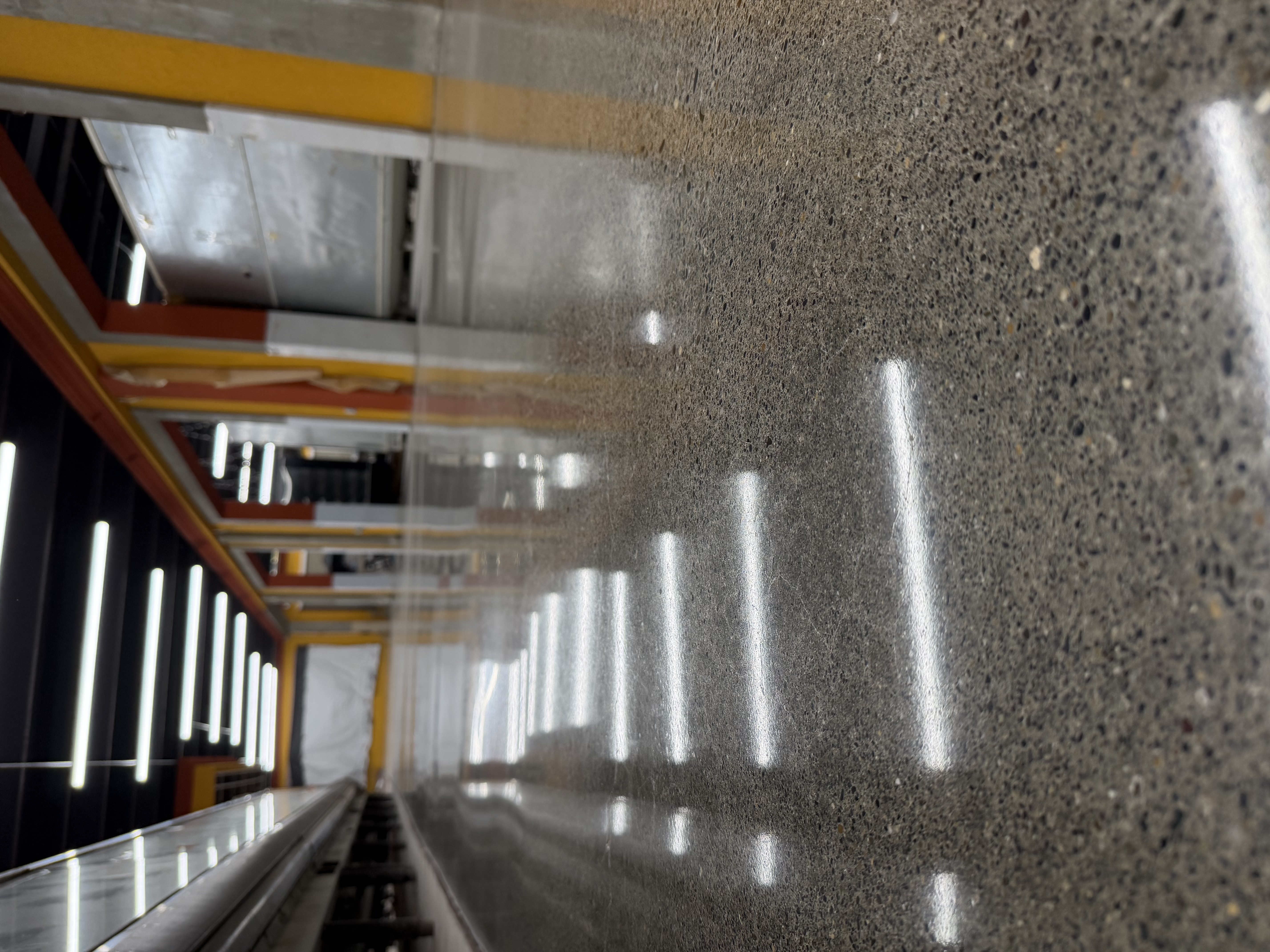 Commercial concrete polishing in retail environment